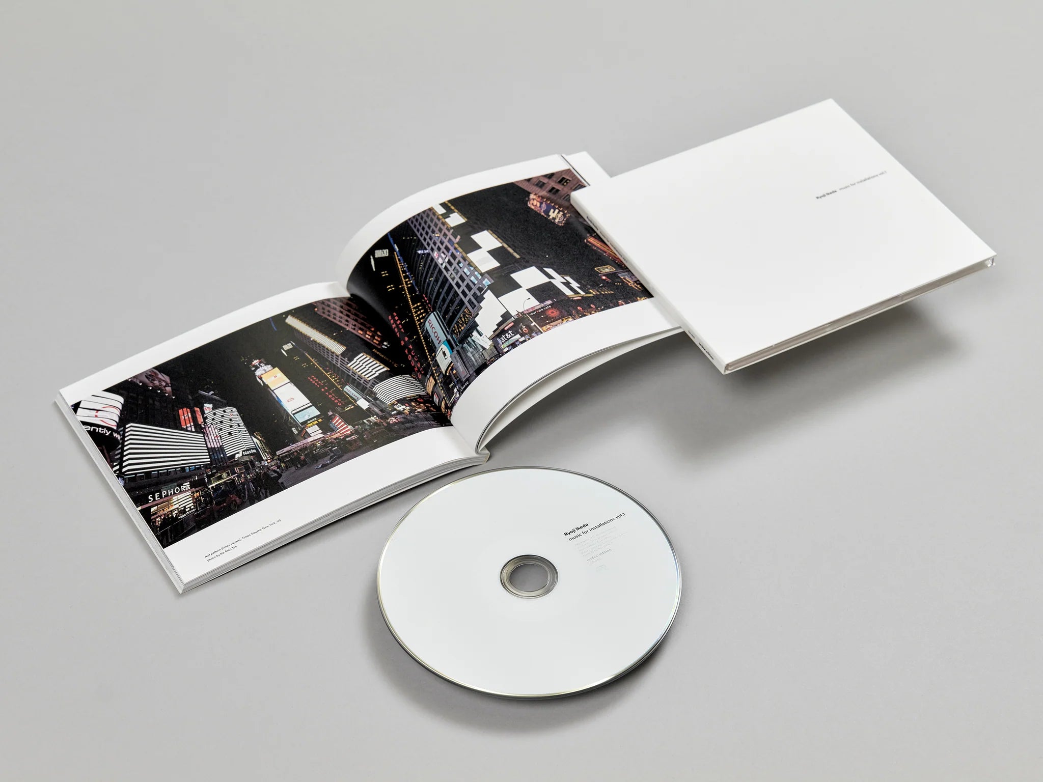 Ryoji Ikeda - Music for Installations Vol.1 CD + Booklet | Limited Ryoji Ikeda - Music for Installations Vol.1 CD + Booklet | Limited