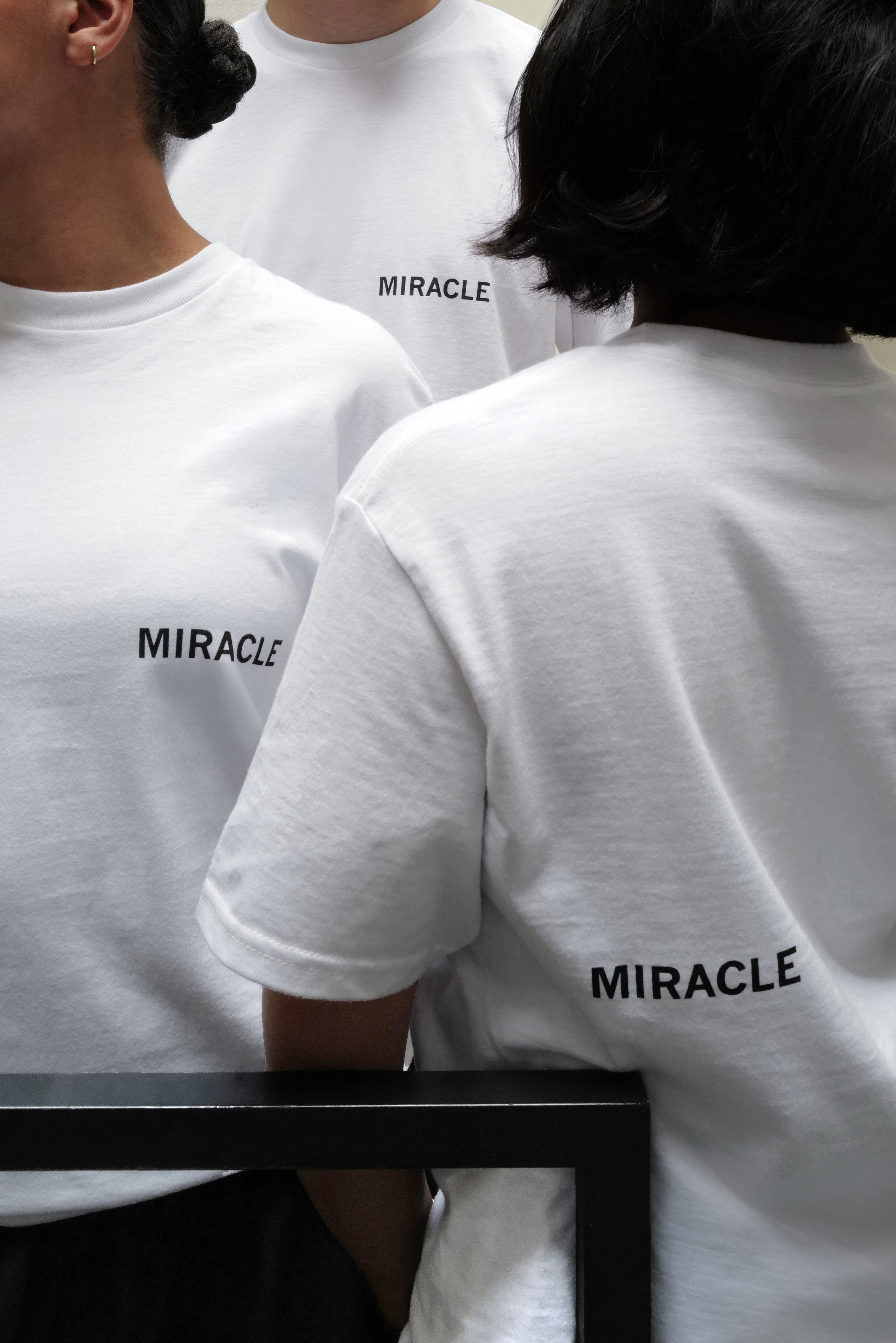 MIRACLE - T-shirt Joël Andrianomearisoa Books